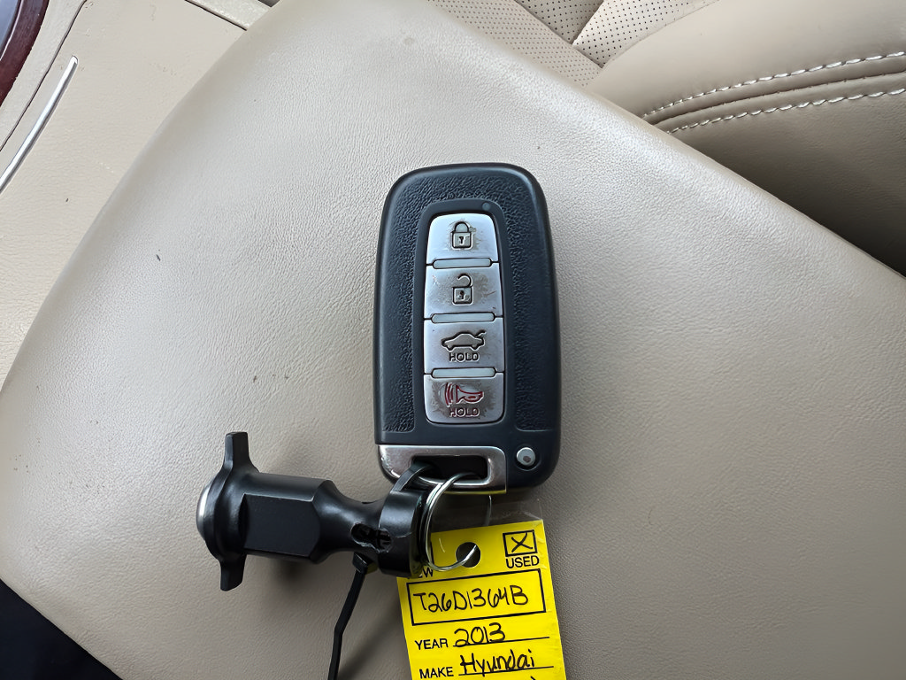 Used 2013 Hyundai Genesis 3.8 w/ Premium Pkg RWD image 38