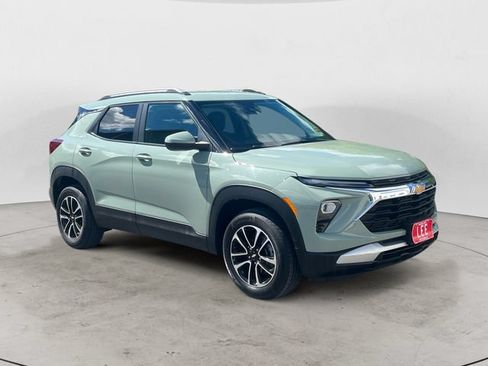 Used 2025 Chevrolet TrailBlazer LT AWD/4WD image 7