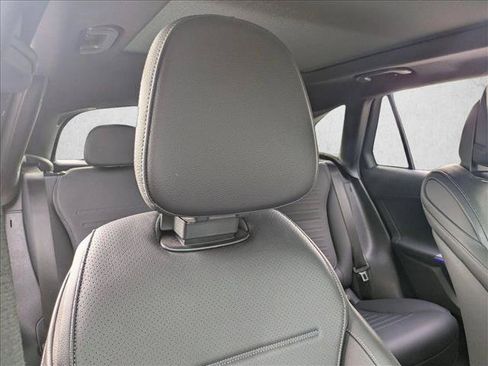 Used 2025 Mercedes-Benz GLC 300 image 15