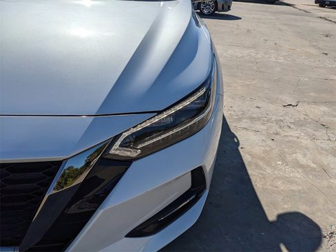 Used 2021 Nissan Sentra SR w/ SR Premium Package image 11