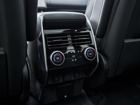 Used 2023 Land Rover Range Rover Long Wheelbase SE image 53