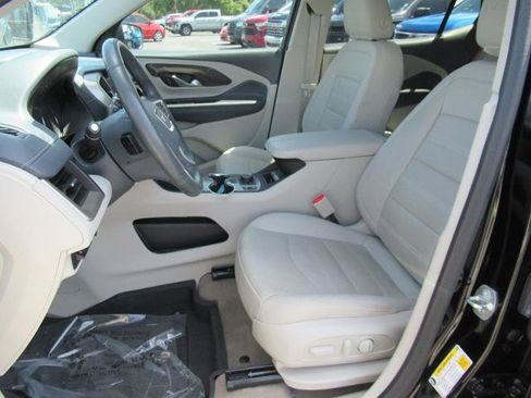 Used 2024 GMC Terrain Denali w/ Black Diamond Edition AWD/4WD image 18
