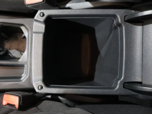 Used 2018 Volkswagen Tiguan S image 30