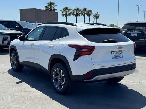 New 2026 Chevrolet Trax LT FWD image 3