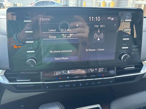 Used 2023 Toyota Sienna XLE image 17