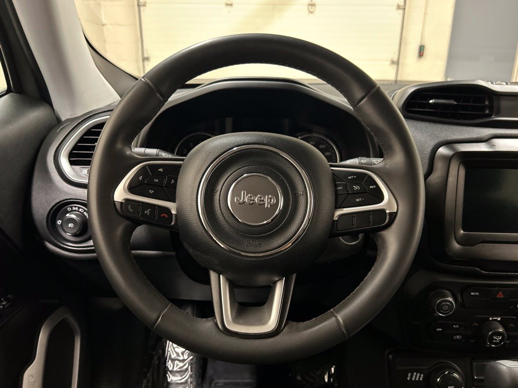 Used 2021 Jeep Renegade Latitude AWD/4WD image 19