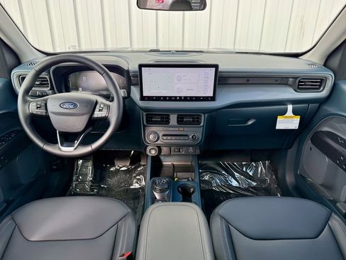New 2026 Ford Maverick Lariat w/ Black Appearance Package image 32