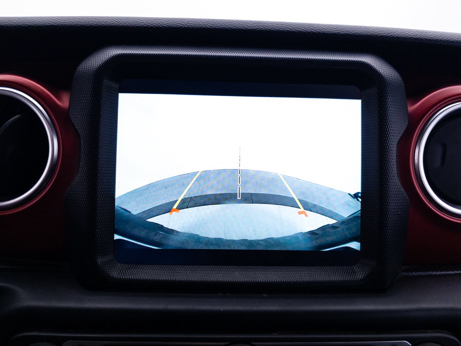 Used 2022 Jeep Wrangler Unlimited Rubicon w/ Cold Weather Group AWD/4WD image 11