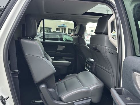 New 2025 Ford Expedition Max Active image 16