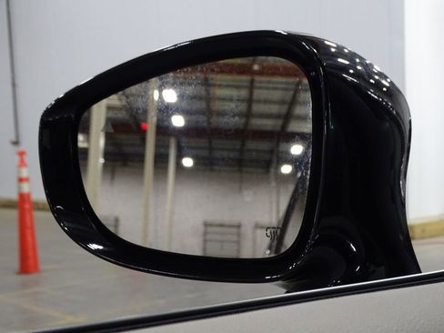 Used 2024 Chrysler Pacifica Touring-L image 45