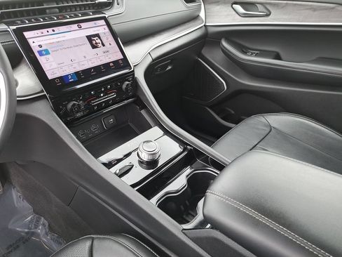 Certified 2023 Jeep Grand Cherokee L Limited w/ Luxury Tech Group II AWD/4WD image 26