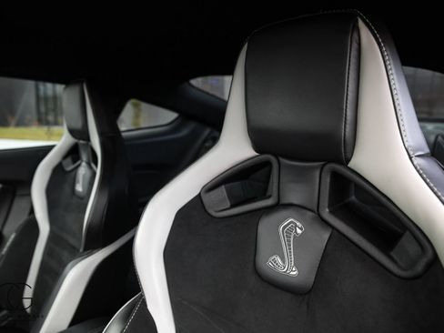 Used 2021 Ford Mustang Shelby GT500 w/ Technology Package image 33