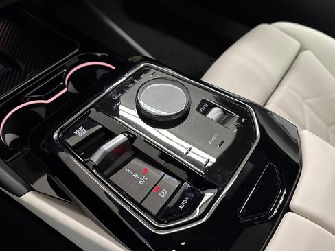 Used 2026 BMW 530i w/ Premium Package image 18