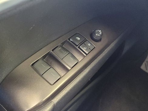 Used 2021 Toyota Camry SE image 27