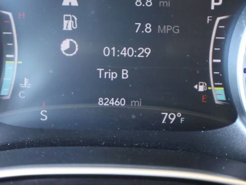 Used 2017 Chrysler Pacifica Limited FWD image 30