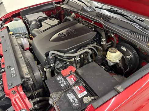 Used 2017 Toyota Tacoma Limited w/ Tow Package image 12