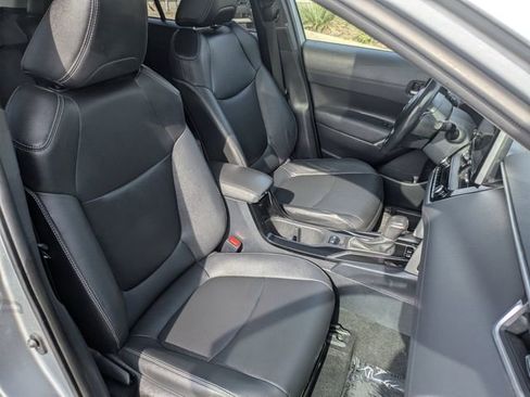 Used 2023 Toyota Corolla Cross XLE image 31