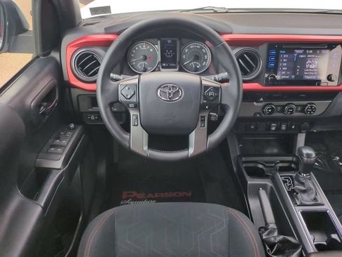 Used 2018 Toyota Tacoma TRD Sport RWD image 16