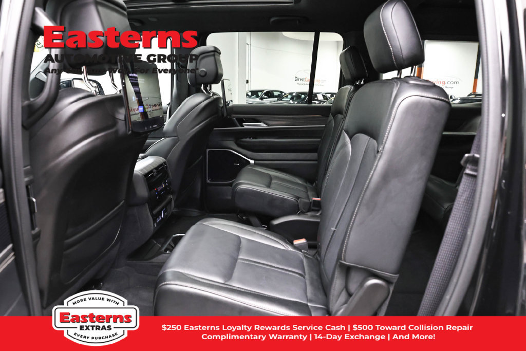 Used 2024 Jeep Wagoneer Series III w/ Premium Group I AWD/4WD image 25