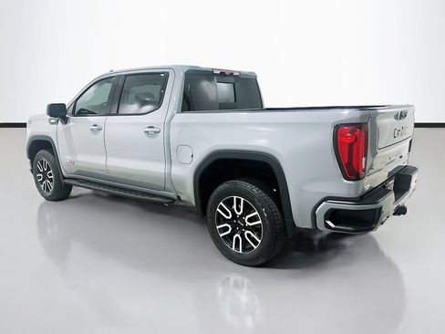 Used 2024 GMC Sierra 1500 AT4 w/ Technology Package AWD/4WD image 5