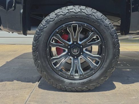 Used 2023 GMC Sierra 1500 AT4 w/ AT4 Premium Package AWD/4WD image 12