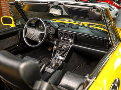 Used 1992 Alfa Romeo Spider Veloce image 21