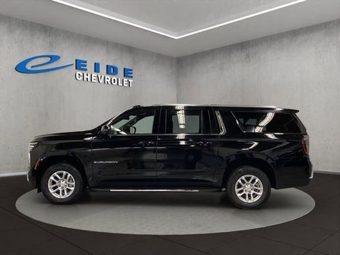 New 2026 Chevrolet Suburban LT w/ Comfort Package AWD/4WD image 7