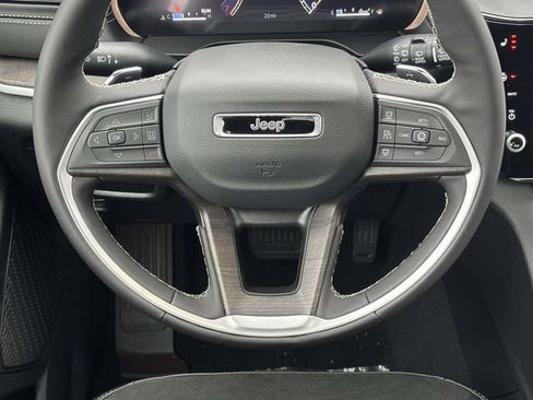 New 2026 Jeep Grand Cherokee 4WD image 10