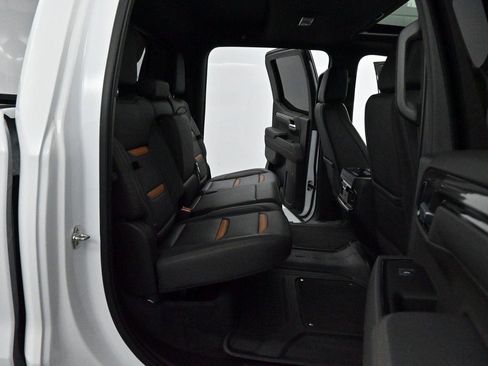 Used 2025 GMC Sierra 1500 AT4 w/ AT4 Premium Package AWD/4WD image 33