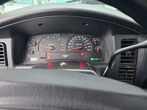 Used 2004 Dodge Dakota Sport w/ Tire & Handling Group image 14