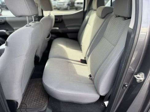 Used 2019 Toyota Tacoma SR5 RWD image 13