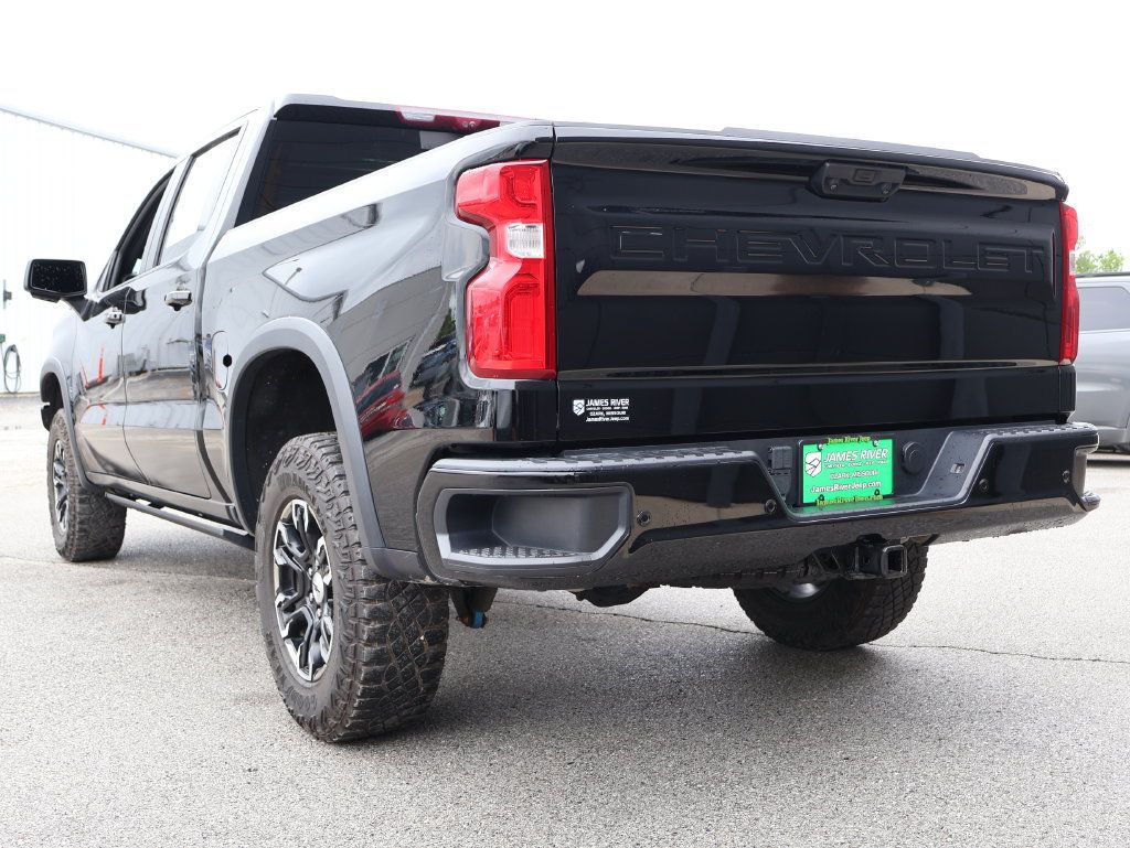 Used 2023 Chevrolet Silverado 1500 ZR2 w/ Technology Package AWD/4WD image 3