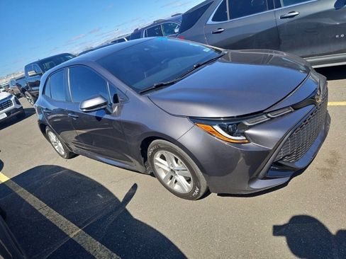 Used 2021 Toyota Corolla SE w/ SE Preferred Package FWD image 3