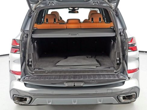 Used 2024 BMW X5 sDrive40i w/ M Sport Package image 10