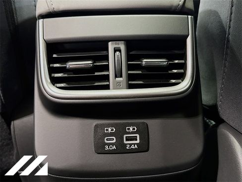 Used 2025 Subaru Outback Premium image 27