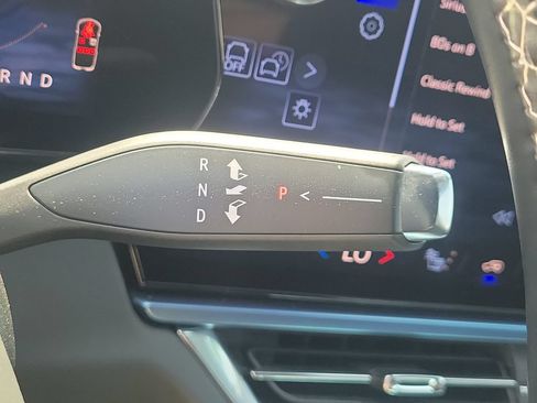 Certified 2024 Chevrolet Equinox EV LT FWD image 25