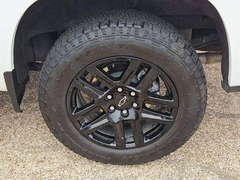 Used 2025 Chevrolet Silverado 1500 RST image 32