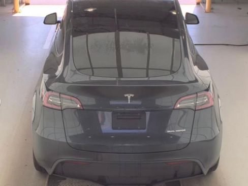 Used 2024 Tesla Model Y Long Range AWD/4WD image 8