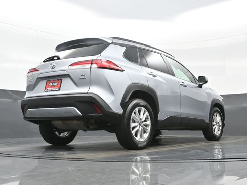 Used 2024 Toyota Corolla Cross LE image 30