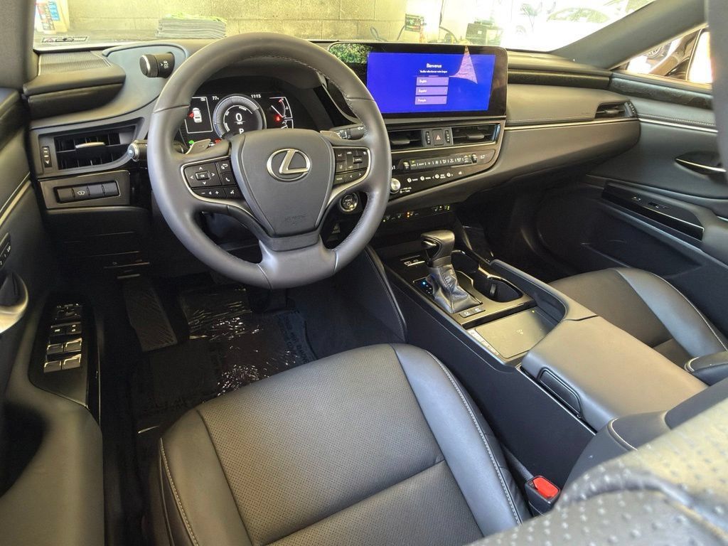 Certified 2024 Lexus ES 300h w/ Premium Package FWD image 12