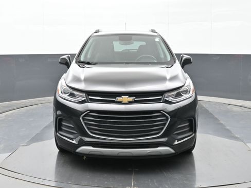 Used 2020 Chevrolet Trax LT w/ LT Convenience Package image 3