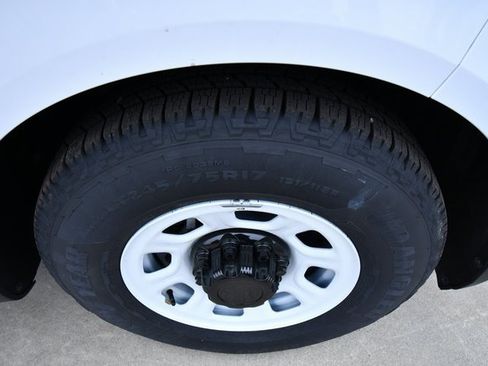 New 2025 Chevrolet Brightdrop 400 w/ Power Door Package image 17