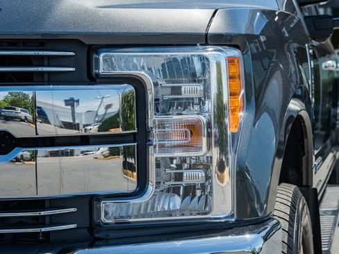 Used 2017 Ford F250 Lariat w/ Chrome Package AWD/4WD image 12