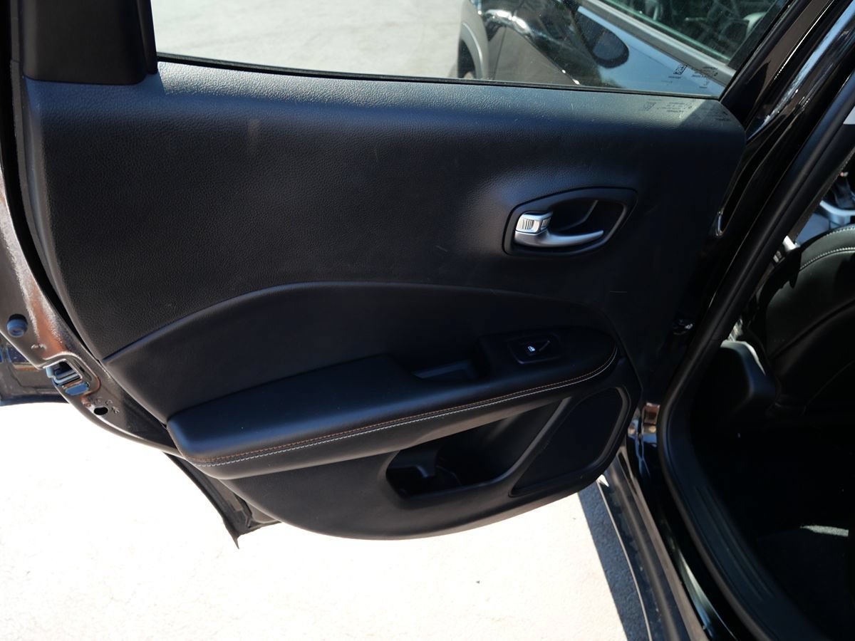 Used 2020 Jeep Compass Latitude AWD/4WD image 18