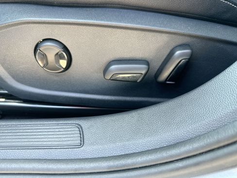 Used 2024 Volkswagen Jetta SE FWD image 12