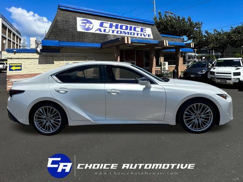 Used 2025 Lexus IS 300 w/ Premium Package RWD image 8