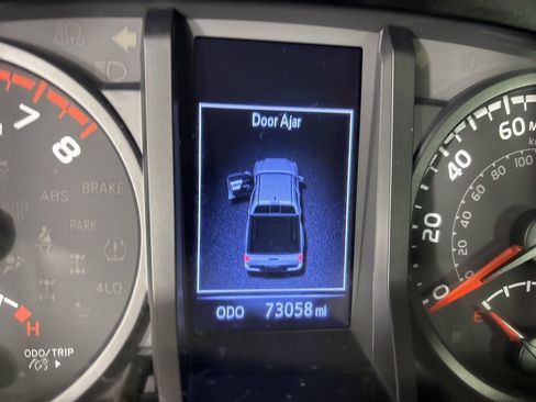 Used 2020 Toyota Tacoma SR image 14