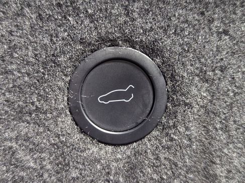 Used 2022 Tesla Model S Plaid image 46