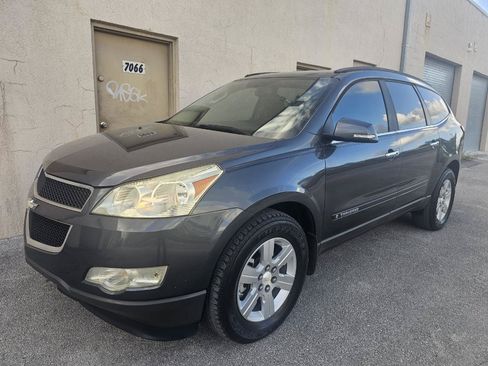 Used 2009 Chevrolet Traverse LT FWD image 6