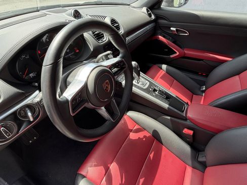 Certified 2025 Porsche 718 Boxster RWD image 4